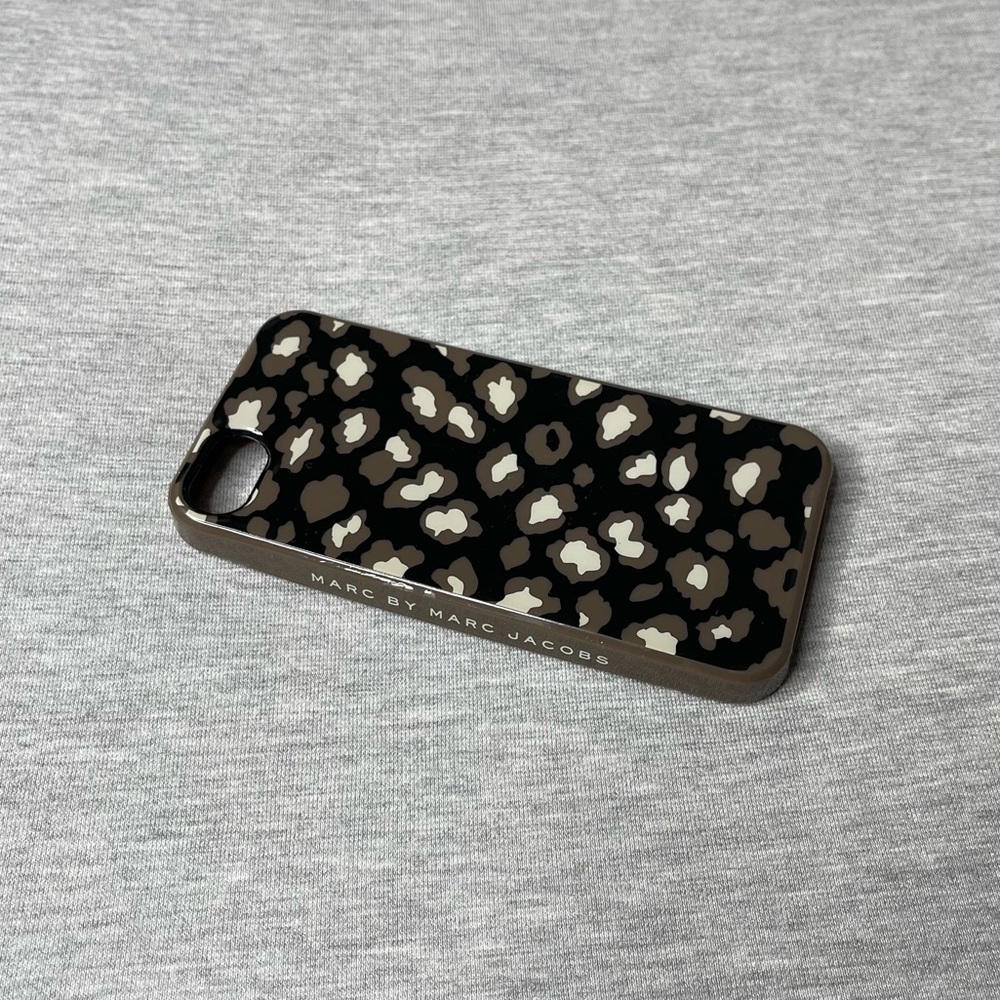 Marc by Marc Jacobs Wild at Heart Snap Silicone Case for iPhone 4S